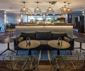 likovna galerija u Barbara baru Falkensteiner Hotels & Residences